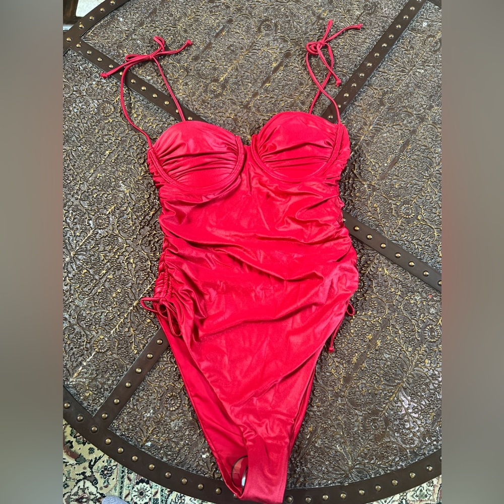 DEVON WINDSOR Ruby Red Rachel Full-Piece Sz Medium